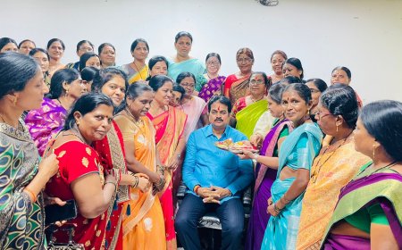 अंगणवाडी सेविकांनी हर्षवर्धन पाटलांना राख्या बांधत साजरं केलं रक्षाबंधन ! केली ही मागणी