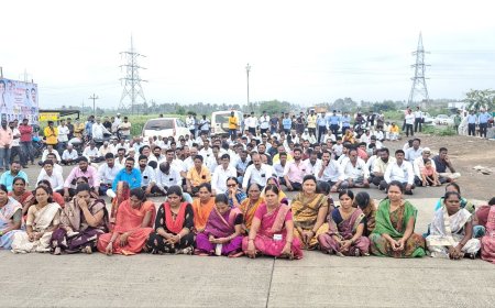 बँक ऑफ महाराष्ट्र ची शाखा बंद करू नका ! बेलवाडी ग्रामस्थांसह खातेदारांचा इंदापूर बारामती मार्गावर रास्ता रोको - शेकडो महिलांचा ही सहभाग