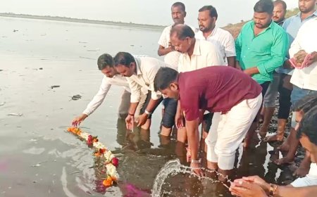 शेटफळ तलावाच्या पाण्याचे भाजप कार्यकर्त्यांकडून जलपूजन,हर्षवर्धन पाटील यांच्या प्रयत्नांमुळे तलावात पाणी आल्याचा दावा