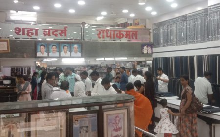 इंदापूर शहराचा महाब्रॅण्ड शहा ब्रदर्स ! परंपरा विश्वासाची, सर्वोत्तम कपड्यांची,सुयोग्य दराची आणि नाविन्यासह आपलेपणाची