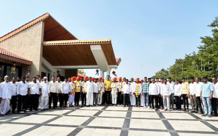 लाकडी ग्रामपंचायतचे सरपंच कुशाबा भिसे यांसह अन्य सदस्यांचा हर्षवर्धन पाटील यांच्या हस्ते झाला सन्मान