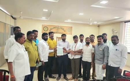 धनगर एस टी आरक्षणाच्या अंमलबजावणीसाठी इंदापूर तहसील कार्यालयास निवेदन