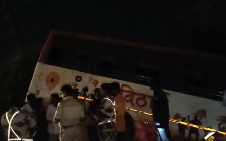 पुणे सोलापूर राष्ट्रीय महामार्गावर इंदापूर तालुक्यात एस टी चा भीषण अपघात; दोन ठार