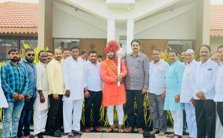 महाराष्ट्र केसरी सिकंदर शेखचा माजी मंत्री भाजप नेते हर्षवर्धन पाटील यांच्या हस्ते झाला सन्मान