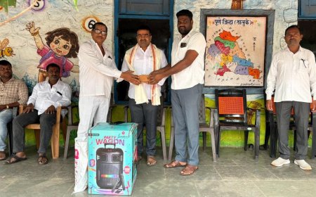 दिलीप पाटील यांनी विद्यार्थ्यांची गरज जाणली ! वाढदिवसानिमित्त दिला गावातील जिल्हा परिषद शाळेला साऊंड सिस्टीम संच भेट