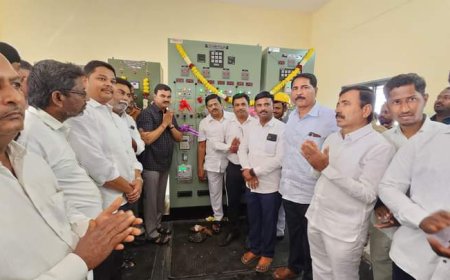 आ.भरणेंनी सांगितलं,अतुल तु लयं भारी कामं केलयं त्यामुळे त्या समितीचा अध्यक्ष पुन्हा तुच ! मंचावरचं दिला कार्यकर्त्याला न्याय