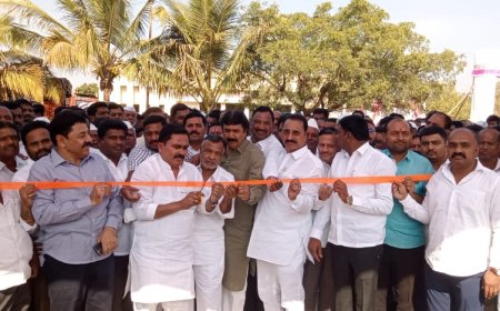 इंदापूर कृषी उत्पन्न बाजार समितीच्या कृषी जनावरे घोडे बाजार डॉग शो प्रदर्शनाला सुरुवात