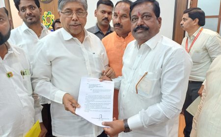 धरणग्रस्तांच्या मागण्यांचा विचार करू - चंद्रकांत पाटलांचे प्रा. शिवाजीराव बंडगर यांना आश्वासन