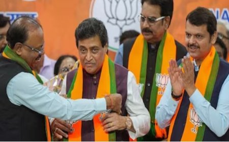 अशोक चव्हाणांनंतर काँग्रेसला पुन्हा धक्का बसणार ! आणखी एक माजी मुख्यमंत्री 10-12 आमदांरासह भाजपाच्या वाटेवर