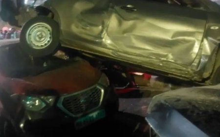 एक दुचाकी कंटेनरखाली चिरडली, रुग्णवाहिकेचाही चेंदामेंदा ! भरधाव ट्रकने 12 गाड्यांना ठोकलं