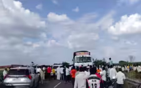 चंद्रभागा गहिवरली ! ट्रकने चिरडलेल्या 6 महिलांवर एकाचवेळी अंत्यसंस्कार