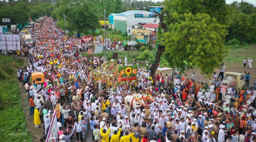 सुप्रिया सुळे आणि सुनेत्रा पवारांनी एकत्र आरती करणं टाळलं,बारामतीत झाली संत तुकोबारायांची महाआरती