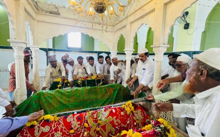 हर्षवर्धन पाटील यांनी घेतले जोधपुरी बाबांच्या दर्गाहचे दर्शन