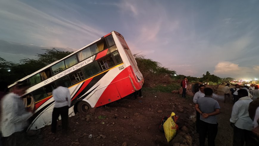 BIG BREAKING पुणे सोलापूर राष्ट्रीय महामार्गावर इंदापूर नजीक खाजगी बसला अपघात