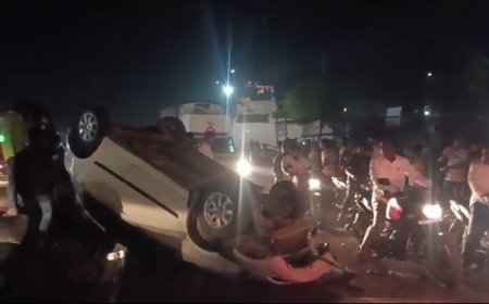 ब्रेकिंग | इंदापुरात कारचा भीषण अपघात,रस्ता दुभाजकाला मधोमध धडकून जागीच दोन ते तीन पलट्या