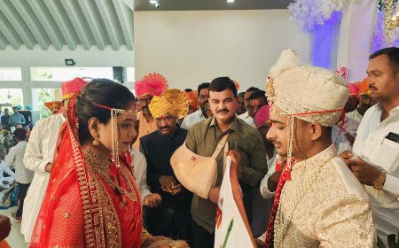 'मामा इज अ ग्रेट' फ्रॅक्चर हात गळ्यात बांधून क्रीडामंत्री दत्तात्रय  भरणेंनी धरला लग्नात अंतरपाट...