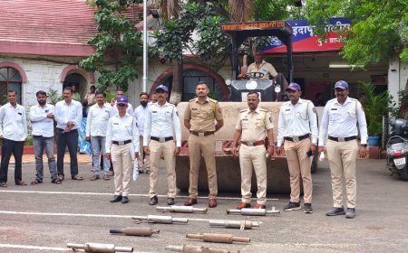 बुलेट राजाला इंदापूर पोलिसांचा दणका, कर्कश्य आवाज करणारे सायलेन्सर थेट बुलडोझर खाली