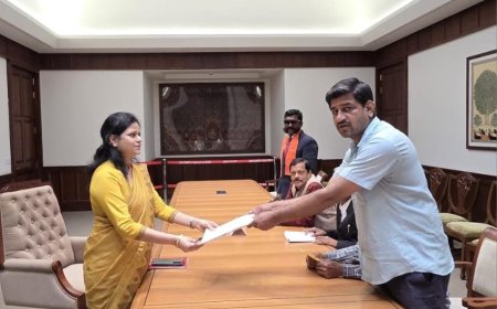 शाब्बास रे पट्ट्या ! दौंड चा उमेश म्हेत्रे पोहोचला दिल्लीत, दाखल केला थेट उपराष्ट्रपती पदाच्या निवडणुकीसाठी अर्ज