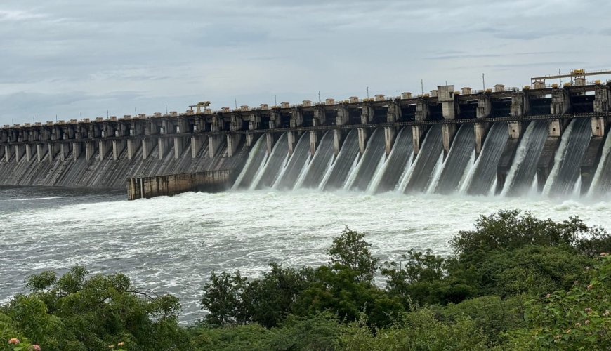 पंढरपूरला पूरस्थिती ! मंदिरांना पाण्याचा वेढा, उजनीतून भीमेत 91 हजार 600 क्युसेकने विसर्ग तर नीराही दुथडी भरून वाहू लागली