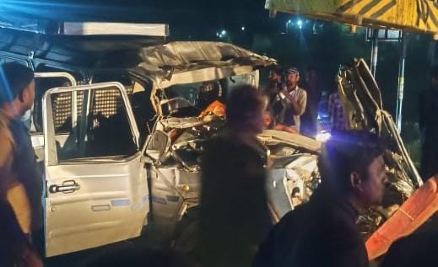 अंत्यविधीसाठी गेलेल्या प्रवाशांवर परतीच्या वाटेत काळाचा घाला ; एकाचा मृत्यू तर १३ जण जखमी...