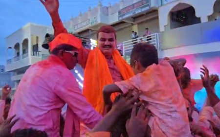 इंदापुरात मंत्री भरणे यांच्या उत्साही नृत्याने रंगली बाप्पाची मिरवणूक