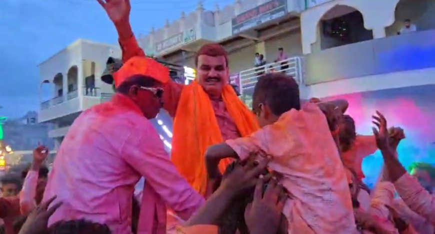 इंदापुरात मंत्री भरणे यांच्या उत्साही नृत्याने रंगली बाप्पाची मिरवणूक