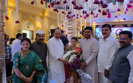 इंदापुरात उपमुख्यमंत्री अजित पवारांनी दिली ढोले कुटुंबातील विवाह सोहळ्याला भेट