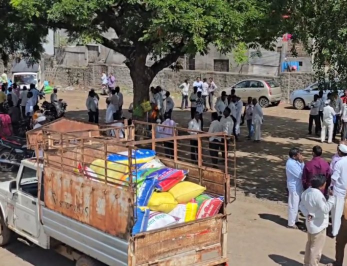 इंदापूरच्या भिगवण उप बाजारात आडत व्यापाऱ्यांनी बाजार ठेवला बंद ; शेतकऱ्यांची मोठी तारांबळ