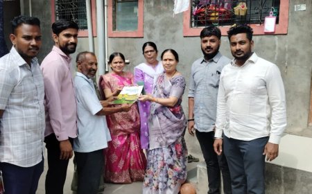 इंदापुरात राजकीय घडामोडींना वेग, शहा परिवाराकडून नगरपरिषदेच्या प्रचाराचा शुभारंभ ! माजी नगराध्यक्ष अंकिता शहांकडून घरोघरी जात माहिती पुस्तकाचं वितरण