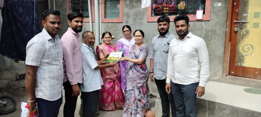 इंदापुरात राजकीय घडामोडींना वेग, शहा परिवाराकडून नगरपरिषदेच्या प्रचाराचा शुभारंभ ! माजी नगराध्यक्ष अंकिता शहांकडून घरोघरी जात माहिती पुस्तकाचं वितरण