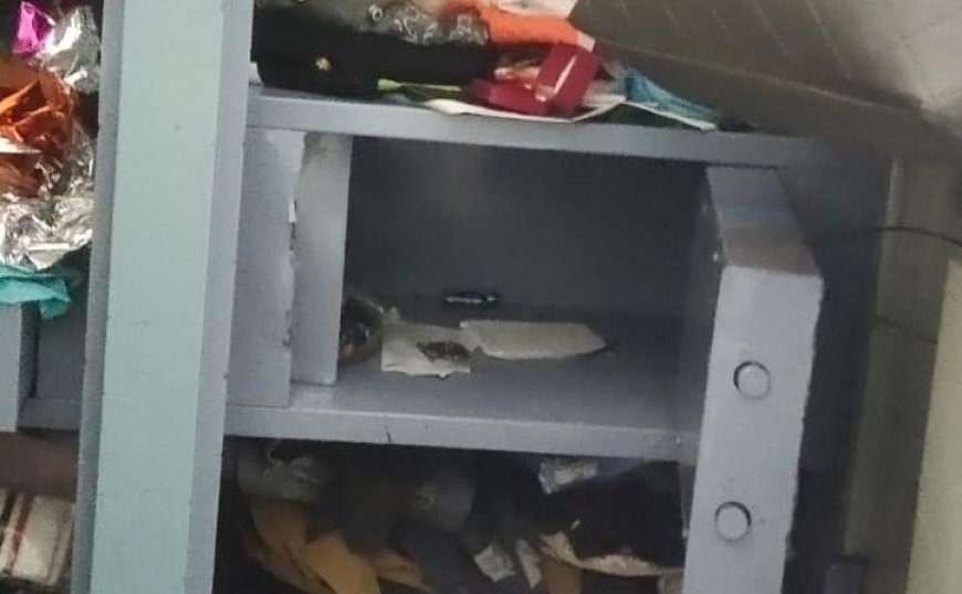 दौंड मध्ये अज्ञात चोरट्याने फोडलं पोलीस हवालदाराचं घर ! लाखो रुपयांचा ऐवज लुटला