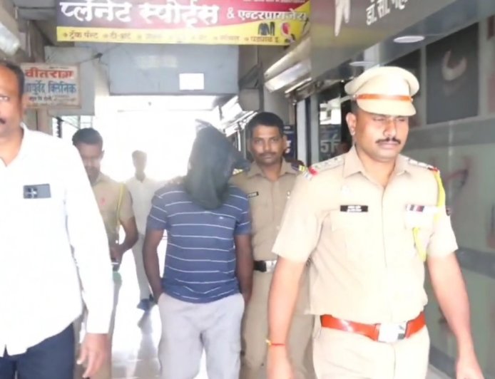 अल्पवयीन  मुलीच्या गर्भपाता प्रकरणी फलटणच्या डॉक्टरला अटक