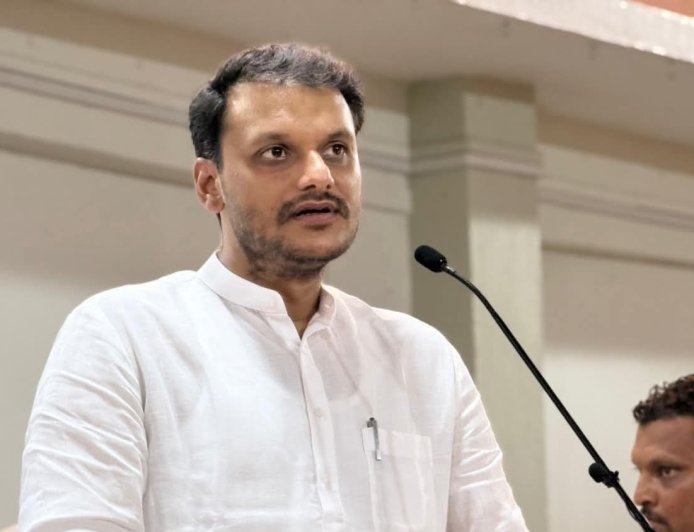 “युगेंद्र पवार आमदारकीसाठी इच्छुक? बारामतीतील संवाद बैठकीत व्यक्त केली खदखद”