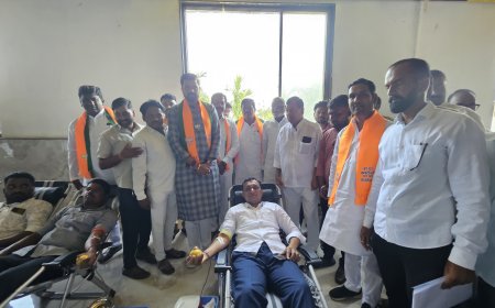 इंदापुरात मुख्यमंत्री यांच्या वाढदिवसानिमित्त पार पडलं रक्तदान शिबिर, शेकडो रक्तदात्यांचा सहभाग