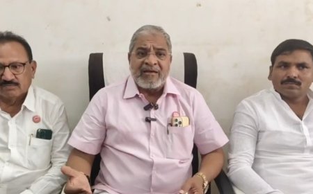 साखरेच्या दरवाढीवरून राजू शेट्टींचा केंद्रावर हल्लाबोल ; गोदाम तपासणीतून साखर घोटाळ्याच्या चौकशीची मागणी
