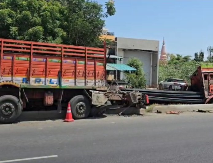 इंदापूरच्या भिगवण मध्ये मालवाहतूक ट्रकचा अपघात...