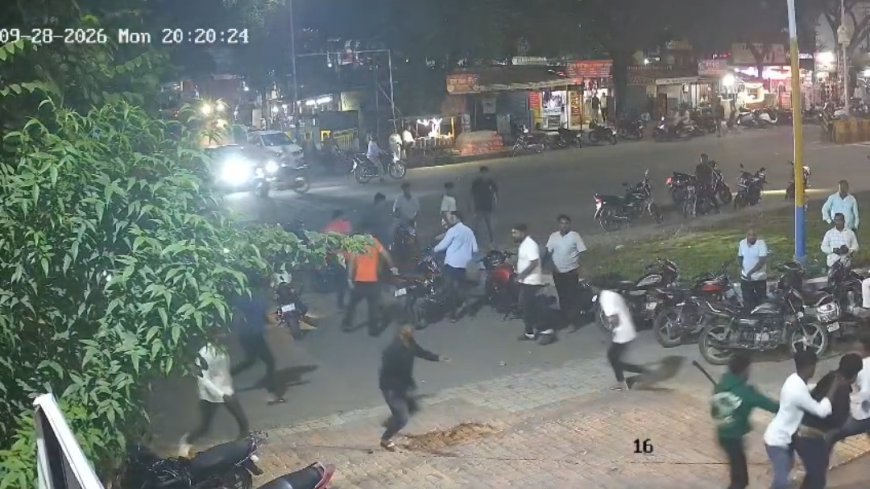 बारामतीच्या माळेगावात तीन युवकांवर टोळक्याचा हल्ला ; कोयत्याने वार