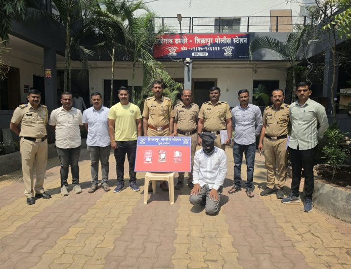 गोड बोलला विश्वास जिंकला अन् नंतर सोन्याच्या बिस्कीटाचे आमिष दाखवत संधी साधली, अभिमान ला चंद्रशेखर यादवांनी बीडमधून जेरबंद केला